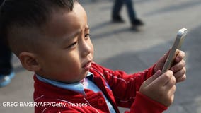 Apple investors urge action to curb child gadget addiction