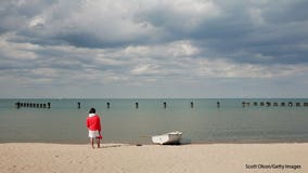 Higher Lake Michigan water levels affect beaches, boaters