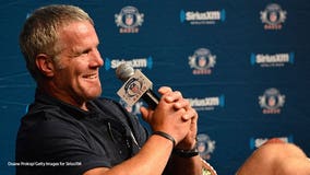 Brett Favre to receive "Distinguished Service Award" in Green Bay