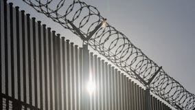 Immigration arrests at Mexican border continue to plummet