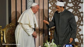 Pope Francis urges Egypt imams to teach and preach tolerance, peace