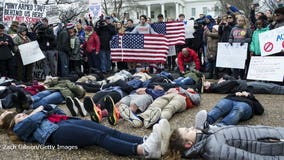 Florida school shooting puts pressure on lawmakers to act