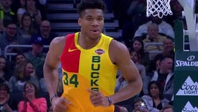 Hobbled Giannis Antetokounmpo lifts Bucks past Cavs 127-105