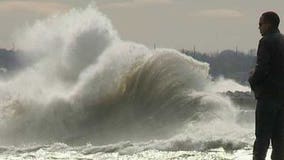 Many head to lakefront to view large waves despite warnings to stay away