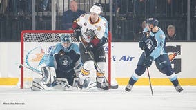 Admirals suffer 1st loss of season, falling 5-4 to Chicago Wolves