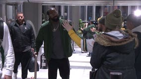 'Go Pack Go:' Titletown faithful forgo sleep to welcome the Packers back to Green Bay