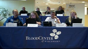 "The best gift:" 1st responders man BloodCenter of Wisconsin phone bank after Vegas mass shooting