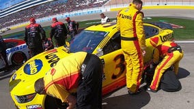 'It's a rush:' NASCAR pit crew members ready to jump into action as soon as car hits pit road