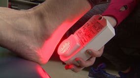 Woman finds running relief with help from red-light therapy