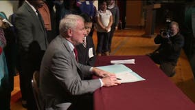 Mayor Barrett signs resolution in opposition to President Trump's executive order on immigration