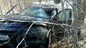 Ozaukee County: Man taken to hospital following crash off Blue Goose Road in Saukville