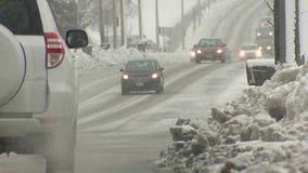 Arctic blast grips Midwest, traffic pileups on snowy roads