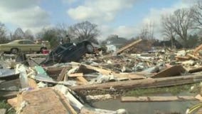 Roundy's donates bottled water to tornado victims in Illinois