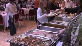 Oak Creek Community Center hosts community-wide Thanksgiving meal