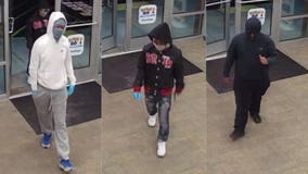 Caught on camera: Police need your help to ID suspects who robbed Sprint store