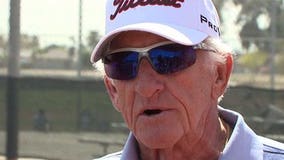 Brewers broadcaster Bob Uecker hit in the head during batting practice, hospitalized