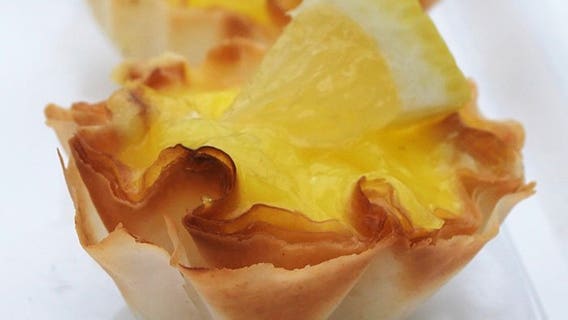 Loving lemon:  Quick, easy and delicious recipes that are perfect for spring