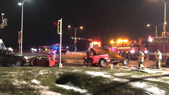 Officials: 2 hurt, 1 seriously following multi-vehicle crash in Pewaukee