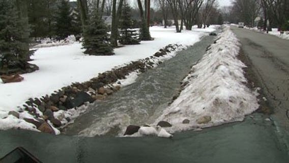 Some in southeast Wisconsin dealing with minor flooding