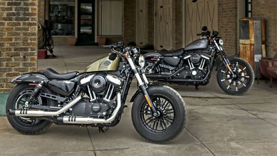 Pictures: Harley-Davidson model lineup gets darker, more powerful for 2016
