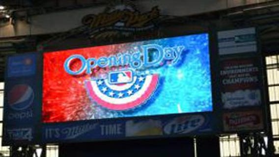 Fans pack Miller Park on Opening Day, hope for a Brew Crew win