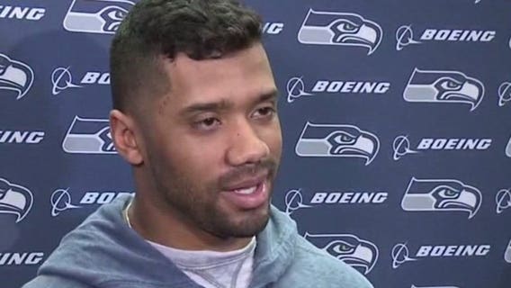 Russell Wilson wins Bart Starr Award for leadership, service