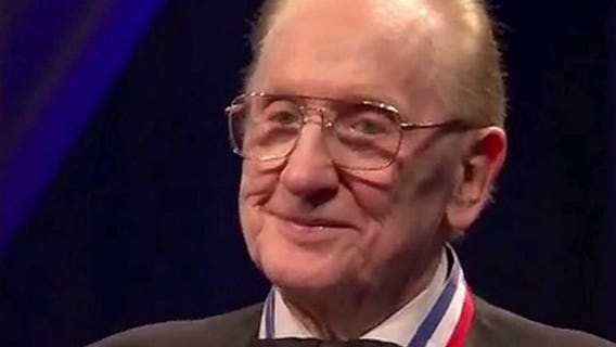 APPROVED: Waukesha Central Middle School to be named after Les Paul