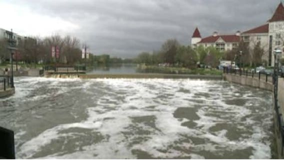 Swollen river: Heavy rain brings Fox River in Waukesha to minor flood stage