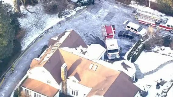 Police: Fire at Clintons' NY home, no injuries reported