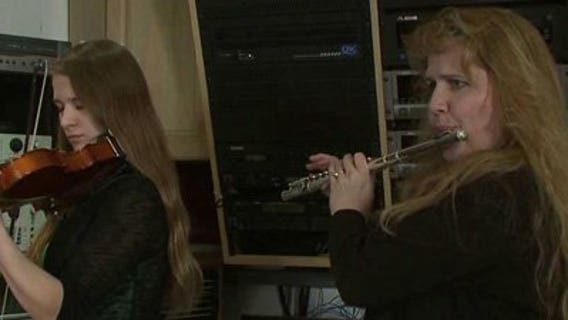 Musical mother-daughter duo from Brookfield to play at inaugural breakfast