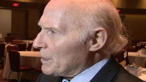 Bucks owner Herb Kohl addresses Friday night's floor issues