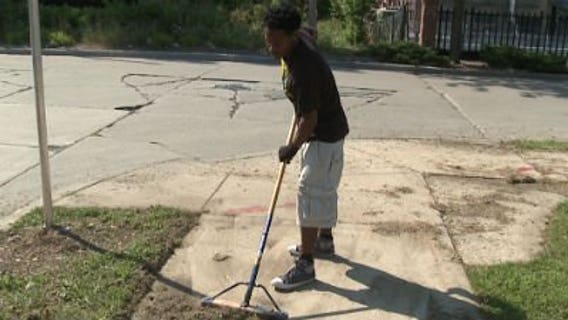 Milw. neighborhood cleans up for H-D 110th Anniversary