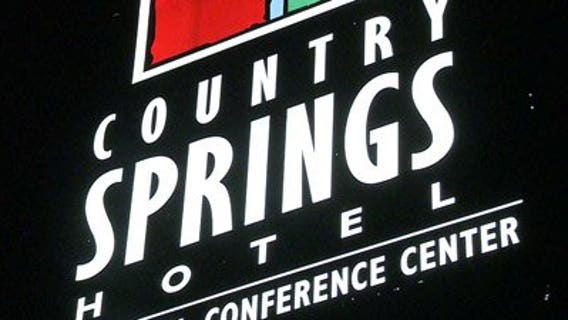 Waukesha police respond to disturbance at Country Springs Hotel