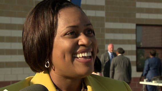 Contract for Milwaukee Public Schools Superintendent Dr. Darienne Driver extended to 2019
