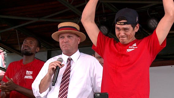 1st ever Cheese Curd-Eating Champion crowned at Wisconsin State Fair