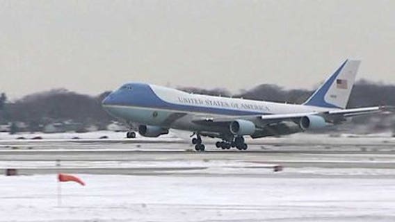 Pres. Obama, Air Force One arrive at 128th Air Refueling Wing