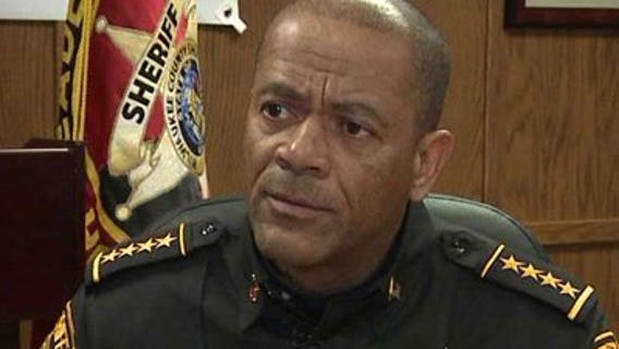 Milwaukee Co. Sheriff David Clarke considers 2016 run for mayor