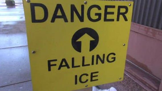 Falling ice poses hazard for people in downtown Milwaukee