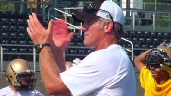 Love him or hate him? Fans have thoughts on Favre Hall of Fame induction