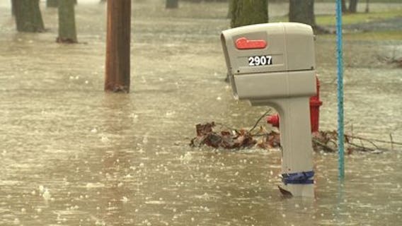 Flooding in Milwaukee Metro area leads to road closures