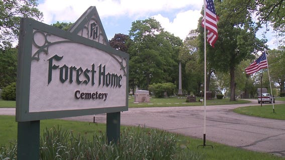 On Memorial Day, service, Civil War re-enactment held at Forest Home Cemetery in Milwaukee