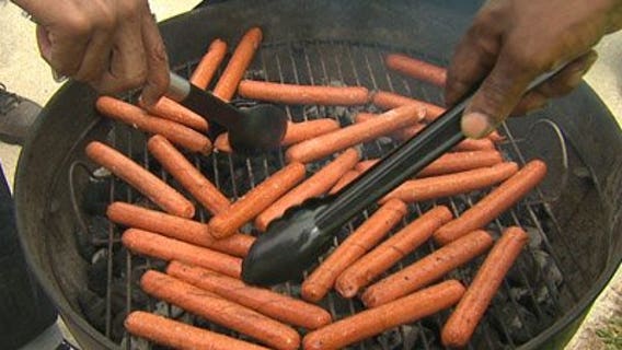 Repairers of the Breach hosts Memorial Day picnic for the homeless