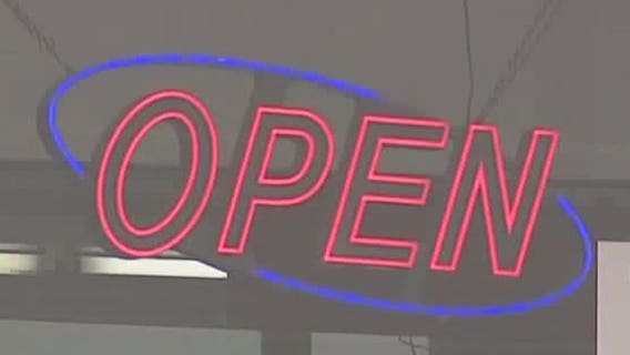 Mayor: Milwaukee bars/restaurants can reopen at 25% capacity Friday