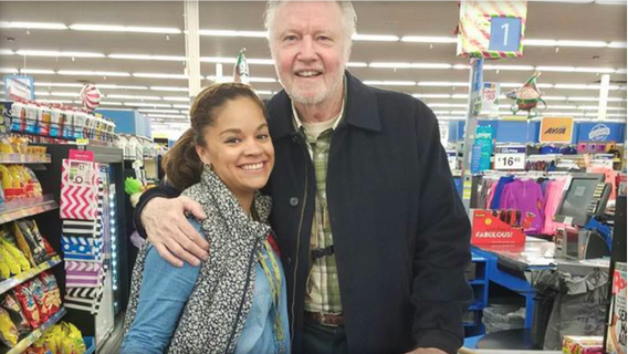 Actor Jon Voight buys 6 Thanksgiving turkeys for stranger in Walmart line