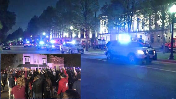 Crowd gathered near Kenosha PD as 8:30 p.m. curfew took effect amid protests