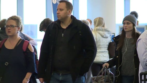 'Smooth sailing:' Christmas Eve 1 of the busiest days of the year at Mitchell Airport 🎅✈️