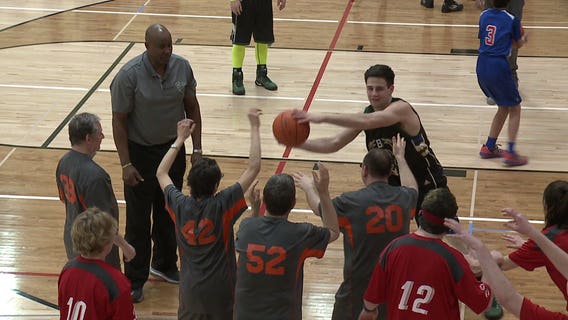 "So much fun:" Bucks legend Sidney Moncrief hosts Special Olympics basketball clinic at Homestead H.S.