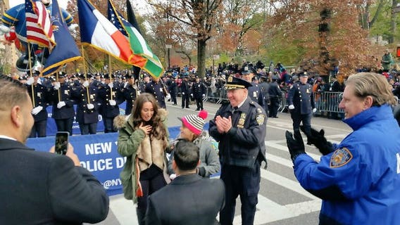 NYPD officer proposes to girlfriend during Macy's Thanksgiving Day Parade