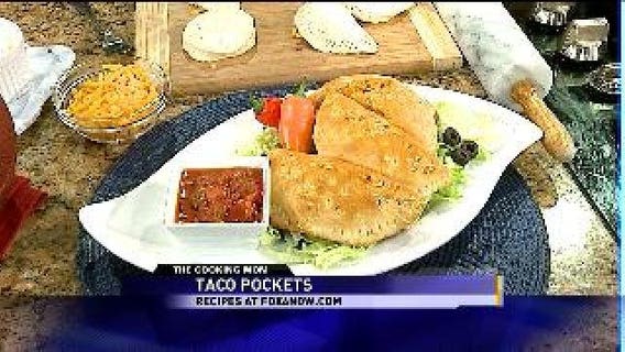 The Cooking Mom: Taco pockets and pizza dip
