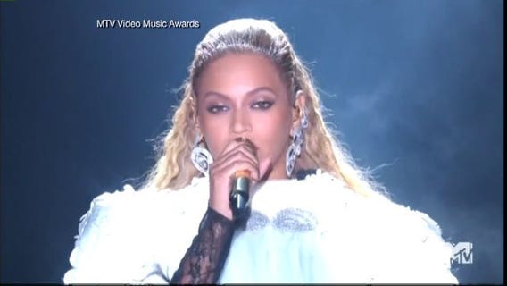 Beyonce is pregnant with twins and predictably breaks the internet